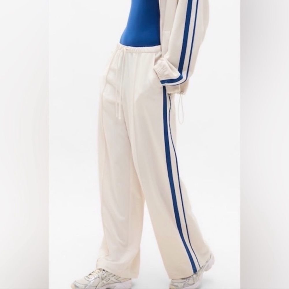 Athleta NEW MVP Side Striped Straight Leg Pants Ivory and Navy